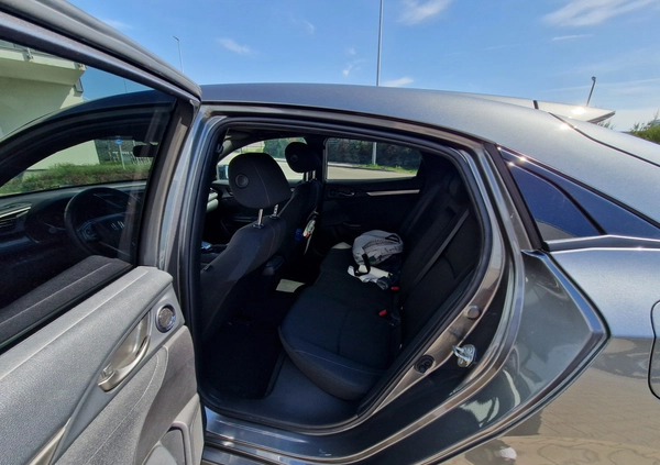 Honda Civic cena 72500 przebieg: 121000, rok produkcji 2017 z Świnoujście małe 379